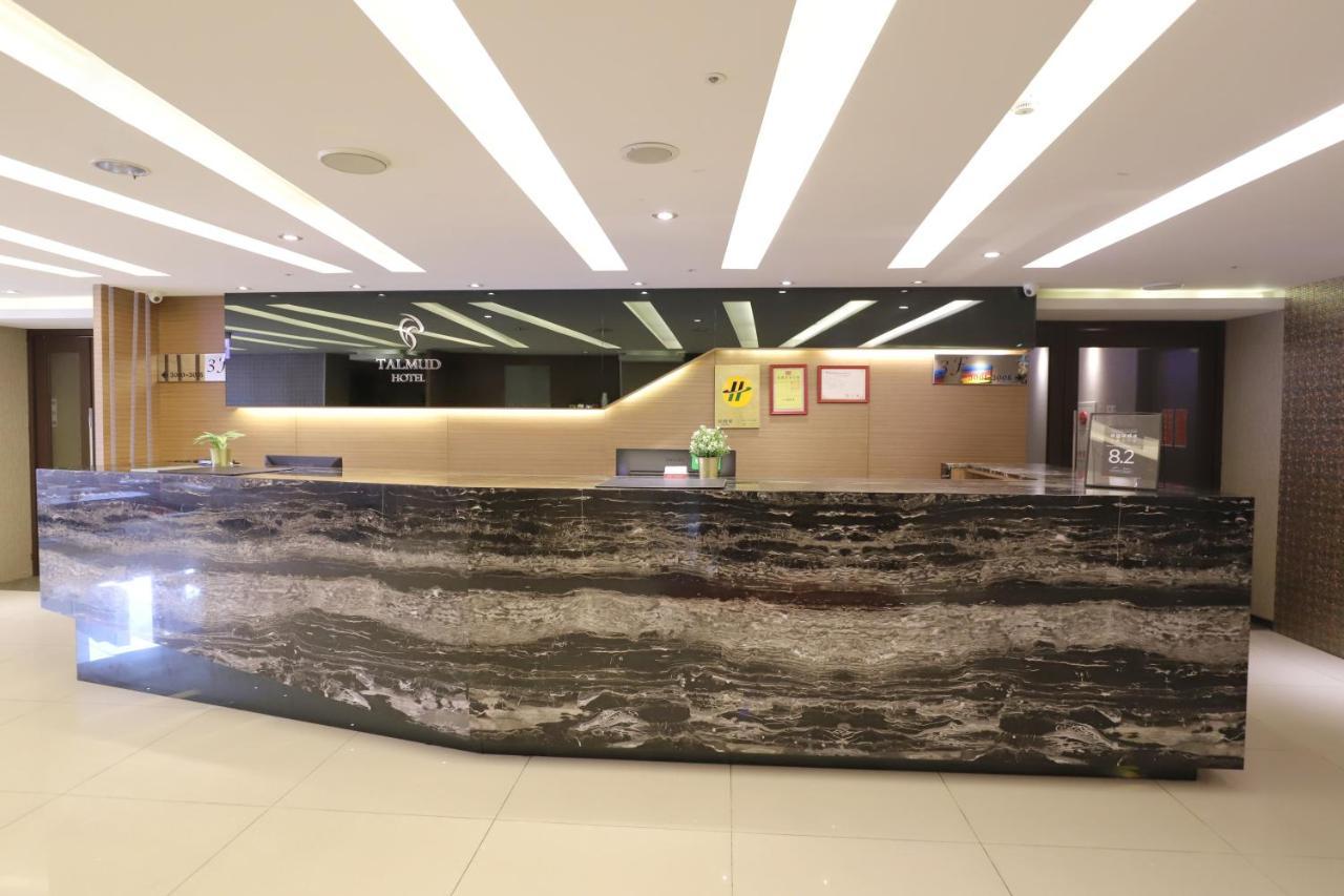Talmud Hotel Yizhong Taichung Buitenkant foto