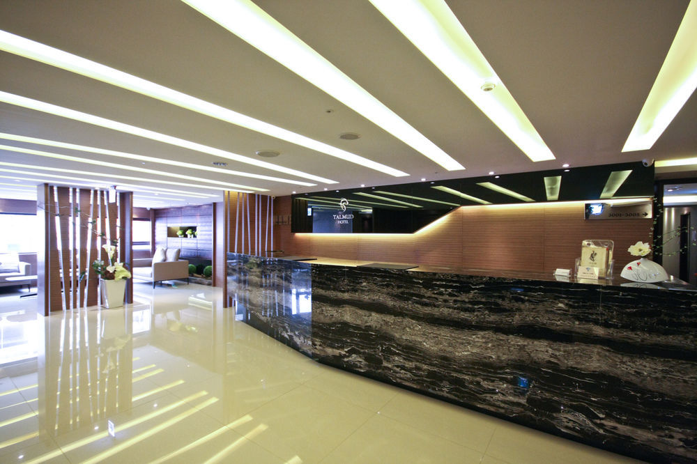 Talmud Hotel Yizhong Taichung Buitenkant foto